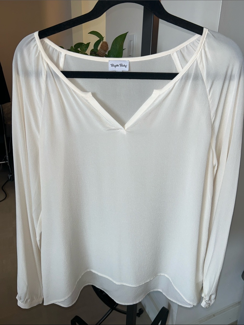 Bridget Bailey Women's Cream V-Neck Long-Sleeve Blouse. Beautiful flow and fit.